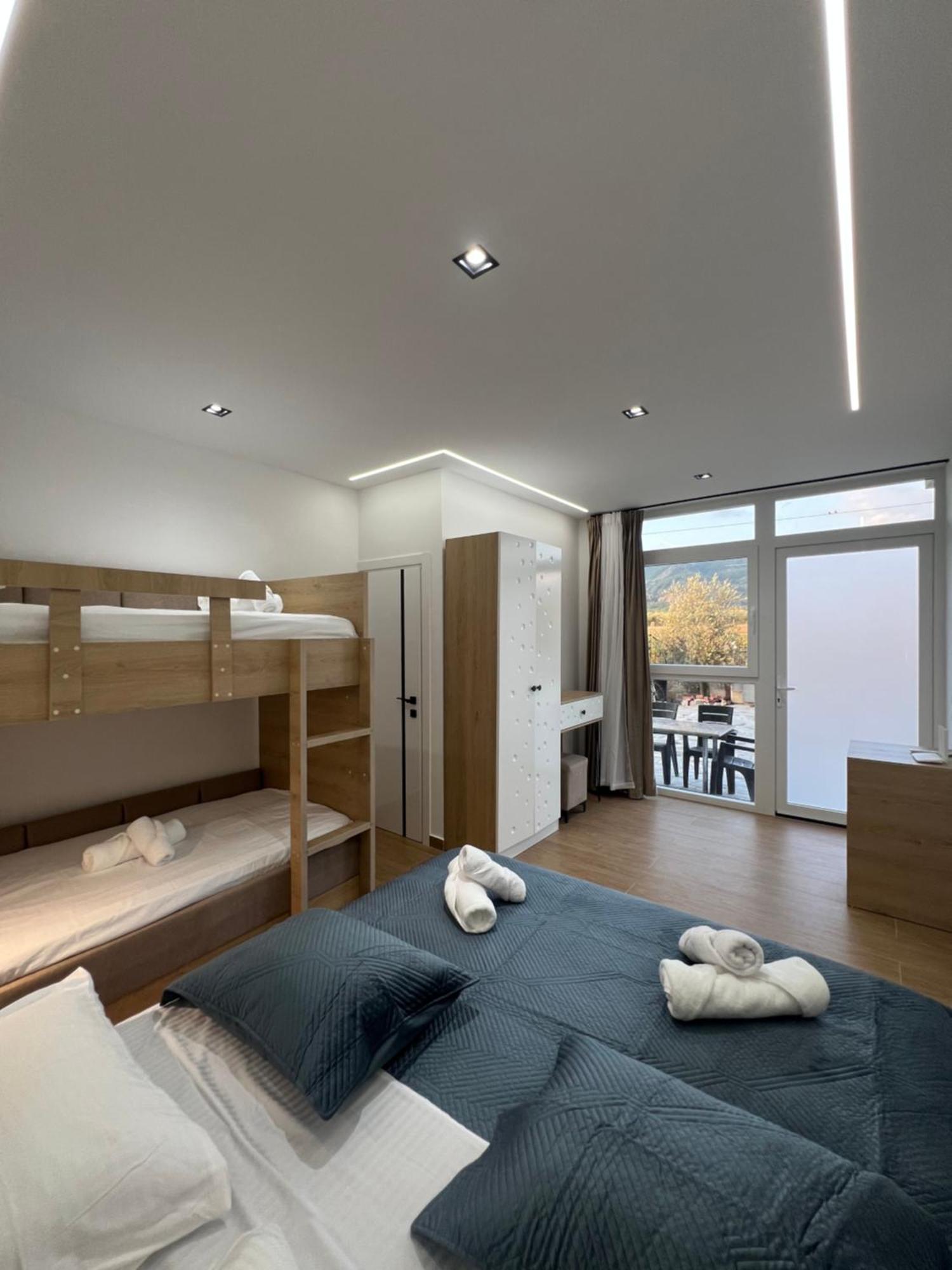 Adriatik Guest house *